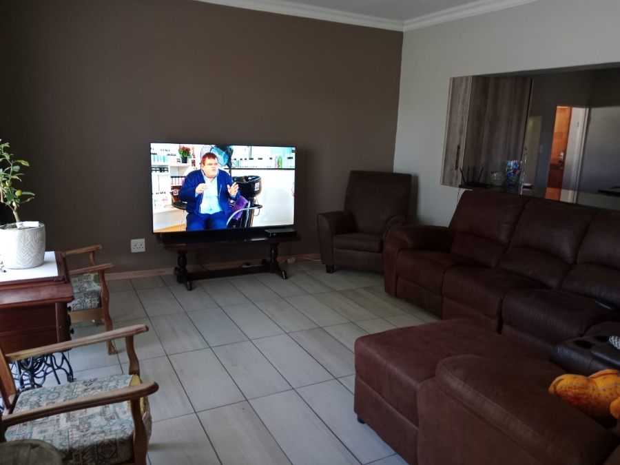 To Let 4 Bedroom Property for Rent in Kuruman Northern Cape